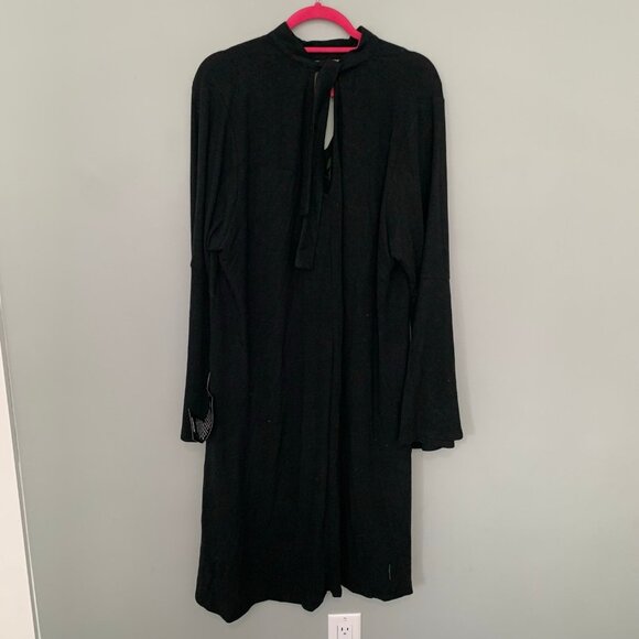 NEW Avenue black bell sleeve floral embroidered knee length casual holiday dress - Picture 4 of 11